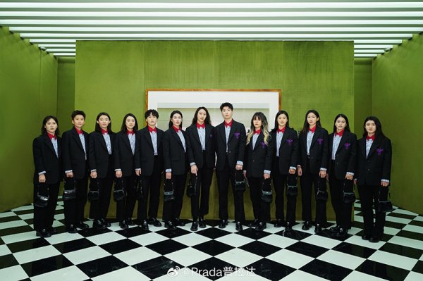 在线配资门户投资 商业品牌纷纷牵手“铿锵玫瑰”，奢侈品缘何看重体育明星